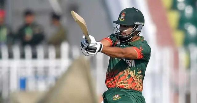 পাঁচ উইকেট হারিয়ে শান্তর ব্যাটে ভর করে শতক পার বাংলাদেশের