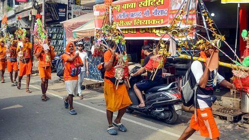 ভারতে কাঁওয়ার যাত্রায় ধর্ম পরিচয় যাচাই করতে মুসলিম কর্মচারীর প্যান্ট খুলে দেখার অভিযোগ