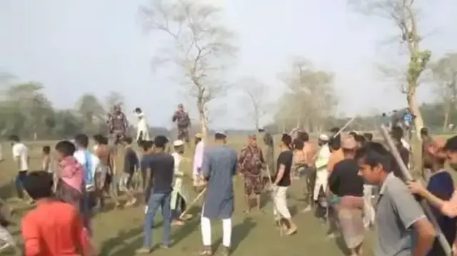 ফুলবাড়ী সীমান্তে ৫ বাংলাদেশিকে মারধরের অভিযোগ বিএসএফের বিরুদ্ধে