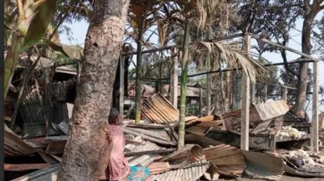 ঘরে তালা দিয়ে ওয়াজ মাহফিলে পরিবার, আগুনে পুড়ে মারা গেল ৫ বছরের শিশু